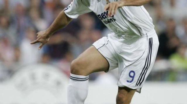 רונאלדו נאזריו בימיו בריאל מדריד (צילום: Denis Doyle)