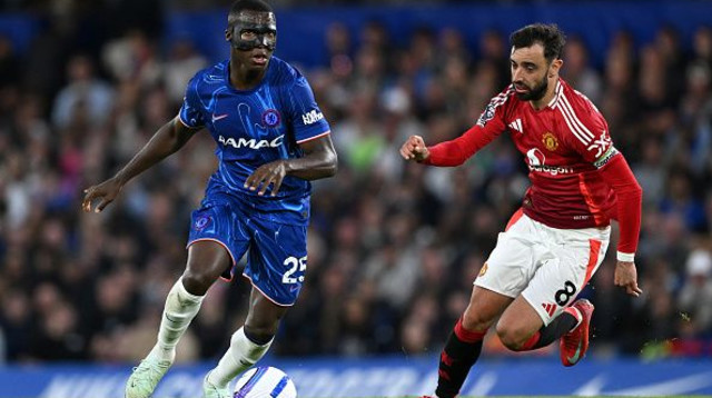 ברונו פרננדש מול מויסס קאיסדו (צילום: Shaun Botterill)