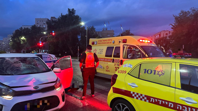 כוחות מד"א בזירה בנתניה (צילום: תיעוד מבצעי מד"א)