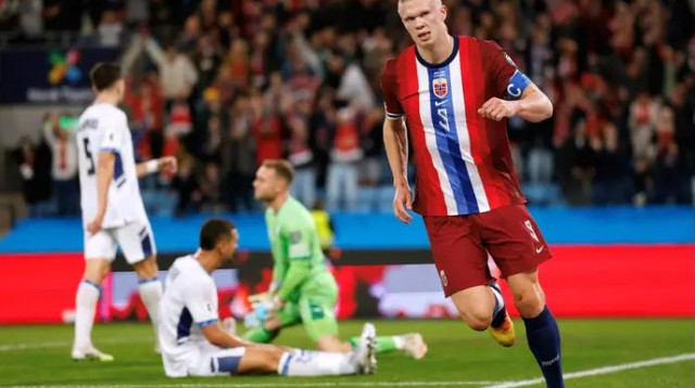 לא משאיר סיכוי לאף הגנה. הולאנד (צילום: רויטרס)