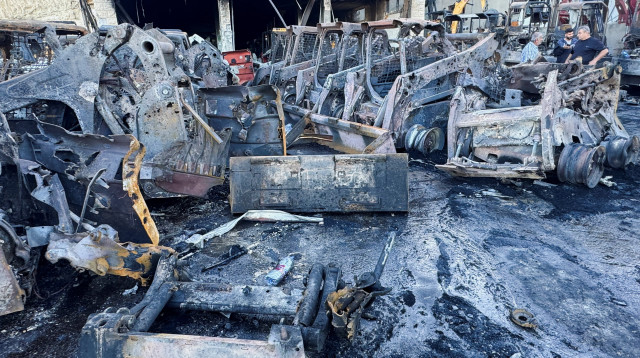 כלים הנדסיים של חיזבאללה שהותקפו בלבנון (צילום: REUTERS/Ali Hankir)