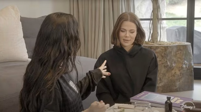 קורטני וקלואי קרדשיאן (צילום: מסך)