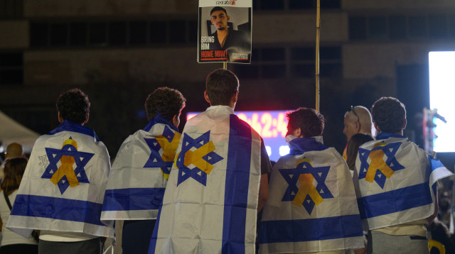 כיכר החטופים (צילום:  Alexi J. Rosenfeld)