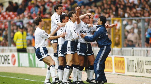 שחקני טוטנהאם, 1991 (צילום: GettyImages)