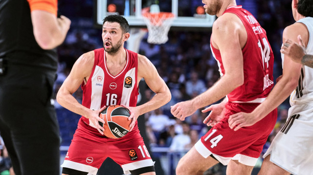 שחקן אולימפיאקוס, קוסטאס פפאניקולאו (צילום: GettyImages, Sonia Canada)