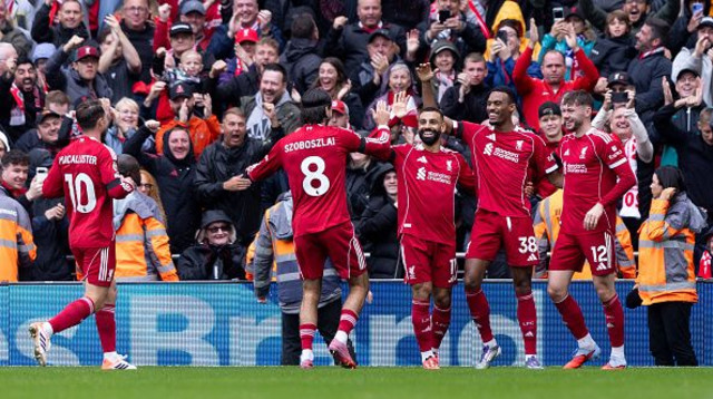 שחקני ליברפול חוגגים (צילום: GettyImages)
