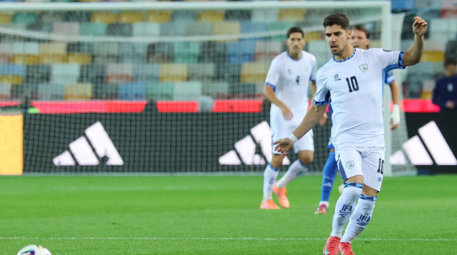 מנור סולומון שחקן נבחרת ישראל (צילום: אודי ציטיאט)