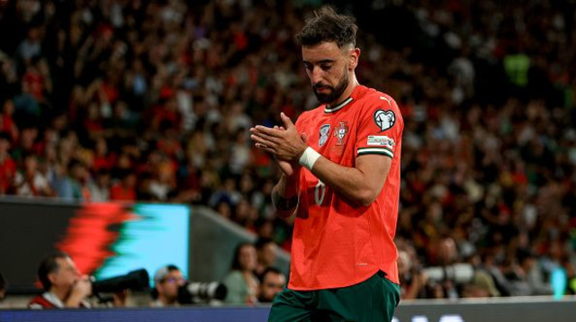 ברונו פרננדש במדי נבחרת פורטוגל (צילום: Sports Press Photo)