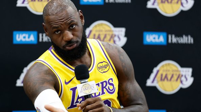 לברון ג'יימס (צילום: Ronald Martinez)