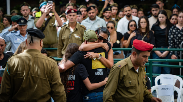 סמ"ר תמיר נמרוד מובא למנוחות (צילום: חיים גולדברג פלאש 90)