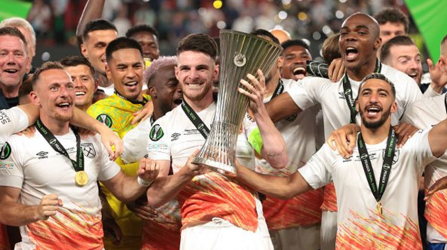 ווסטהאם זוכה בגביע הקונפרנס ליג ב-2023 (צילום: Jonathan Moscrop)