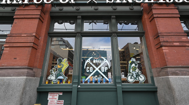 חנות REI בסוהו, ניו יורק (צילום: רויטרס)