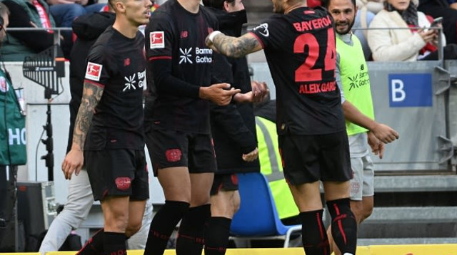 שחקני לברקוזן חוגגים (צילום: GettyImages)