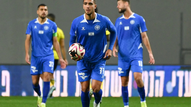 אמיר אלטורי שחקן מכבי פתח תקוה (צילום: ברני ארדוב)