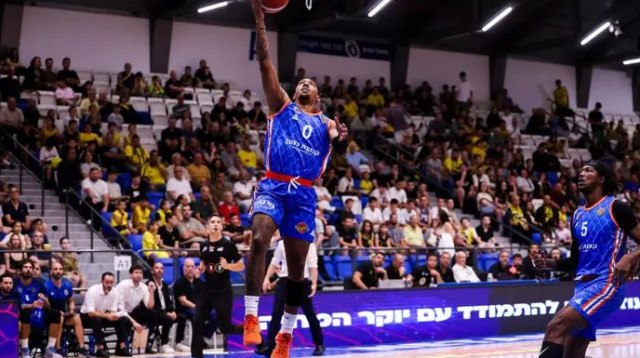 33 נקודות לא הספיקו. פלויד (צילום: אתר רשמי, אילי ארז, באדיבות מכבי רמת גן)