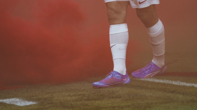 שחקן הפועל תל אביב בדרבי שבוטל (צילום: שירה קז)