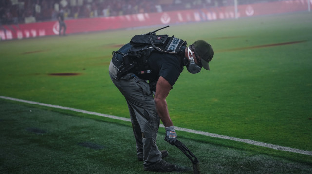 שוטר בדרבי התל אביבי שבוטל (צילום: שירה קז)