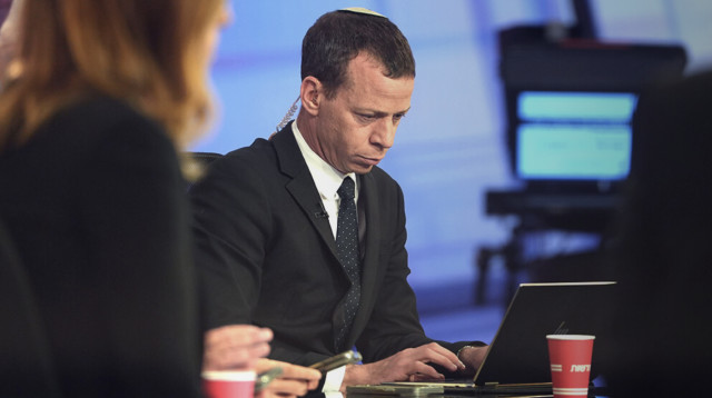 עמית סגל (צילום: ערוץ 12)