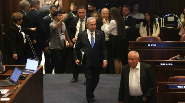 בנימין נתניהו נכנס לפתיחת מושב הכנסת ה-25 (צילום: מארק ישראל סלם)