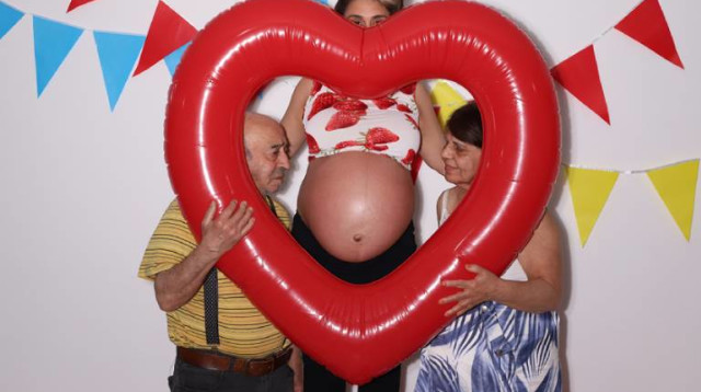 סלפי לאב. ורד ניסים (צילום: מוז"א - מוזיאון ארץ ישראל)