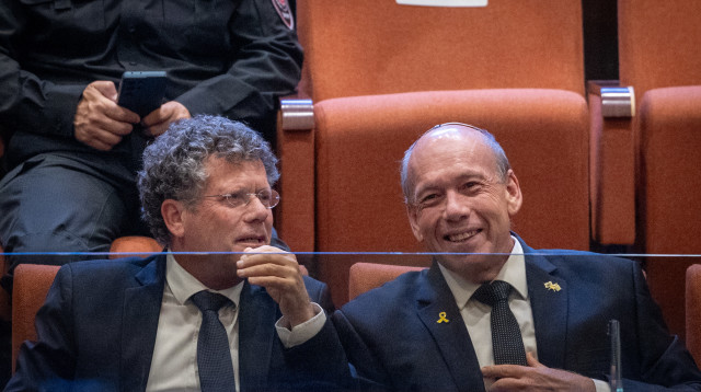 יצחק עמית, מתניהו אנגלמן (צילום: חיים גולדברג, פלאש 90)