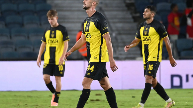 לוקה גדראני שחקן בית"ר ירושלים מאוכזב (צילום: ברני ארדוב)