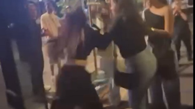 נערות בפתח תקווה תוקפות באלימות נערות זרות ברחוב (צילום: צילום מסך לפי סעיף 27א)