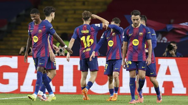 שחקני ברצלונה מאושרים (צילום: Anadolu / Contributor)