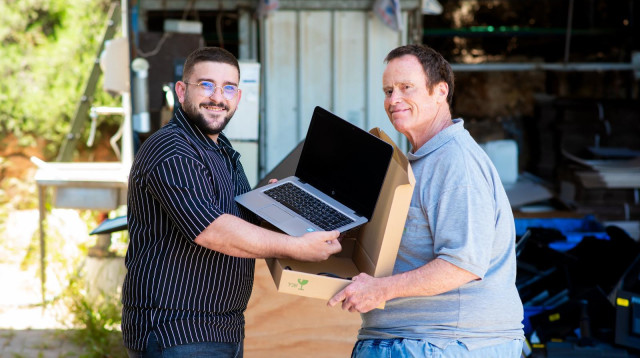 פעילות במפעל המחזור אקולוגיה לקהילה מוגנת (צילום: סול לם, באדיבות אקולוגיה לקהילה מוגנת)