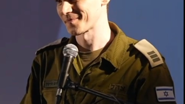 מקסים הורקין בערב המצטיינים של מרכז ההובלה תחת אט"ל (צילום: ללא קרדיט)