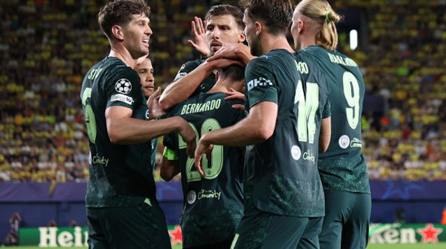 שחקני מנצ'סטר סיטי חוגגים (צילום: Gettyimages)