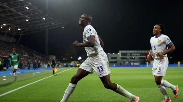 ז'אן-פיליפ מאטטה חוגג (צילום: FRANCK FIFE)