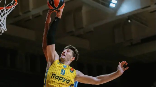 זה צמוד. סורקין (צילום: אתר רשמי, Djordje Kostic)