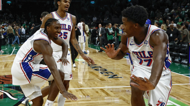 טייריס מקסי, וי ג'יי אדג'קומב, דומיניק בארלו. פילדלפיה 76 (צילום: רויטרס)