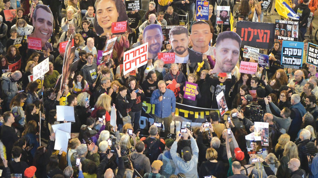 כיכר החטופים (צילום: אבשלום ששוני)