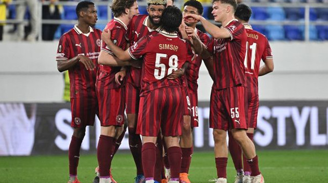 שחקני מיטיולן חוגגים (צילום: Getty images)