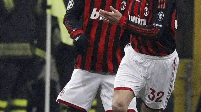 דייויד בקהאם שחקן מילאן עם רונאלדיניו (צילום: רויטרס)