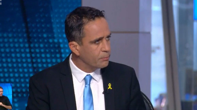 אלמוג בוקר (צילום: צילום מסך קשת 12)