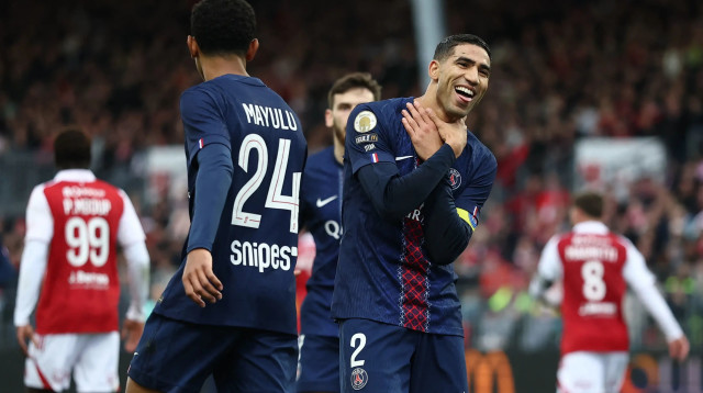 אשרף חכימי שחקן פריז סן ז'רמן חוגג שער (צילום: רויטרס)