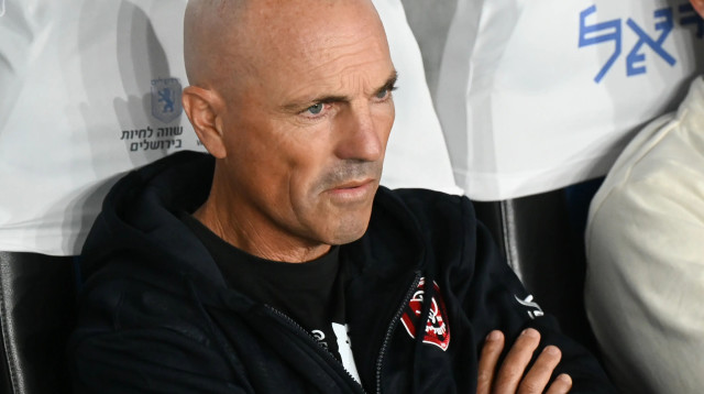 זיו אריה מאמן הפועל ירושלים (צילום: ברני ארדוב)