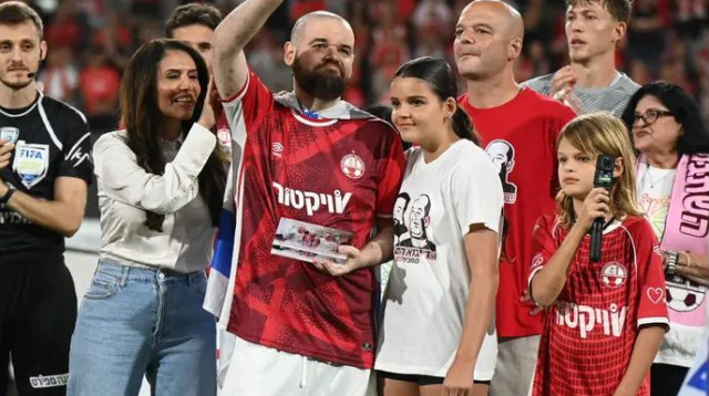 אירוע מרגש. איתן הורן (צילום: ברני ארדוב)