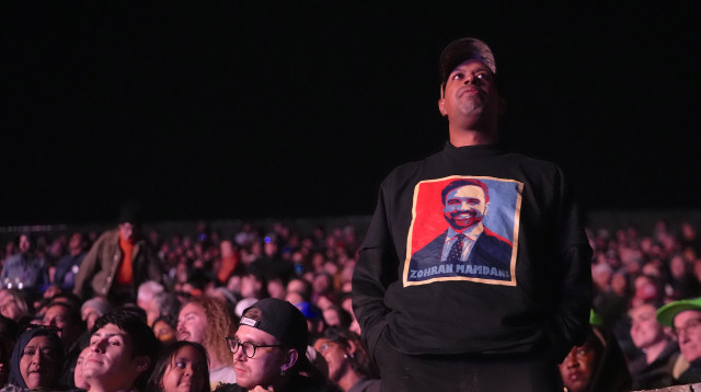 תומכי ממדאני בעצרת (צילום: רויטרס)