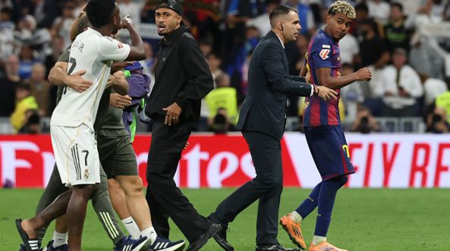 לאמין ימאל ו-ויניסיוס ג'וניור (צילום: )