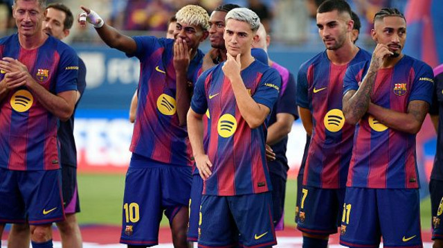 שחקני ברצלונה (צילום: JOSEP LAGO)