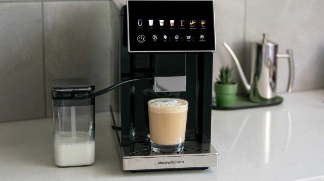 מכונת קפה אוטומטית של מורפי ריצ'רדס (צילום: יחצ שריג)