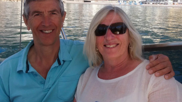 דייב, לפני התאונה לצד אשתו (צילום: SWNS)