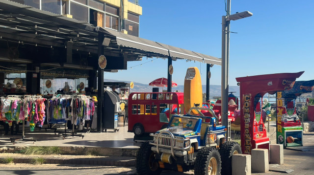 הטיילת בטבריה (צילום: בתיה גלעדי)