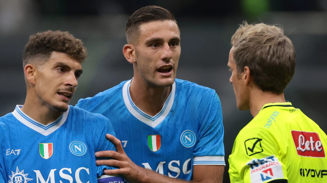 לורנצו לוקה (מימין), ג'ובאני די לורנצו שחקני נאפולי (צילום: GettyImages, Jonathan Moscrop)