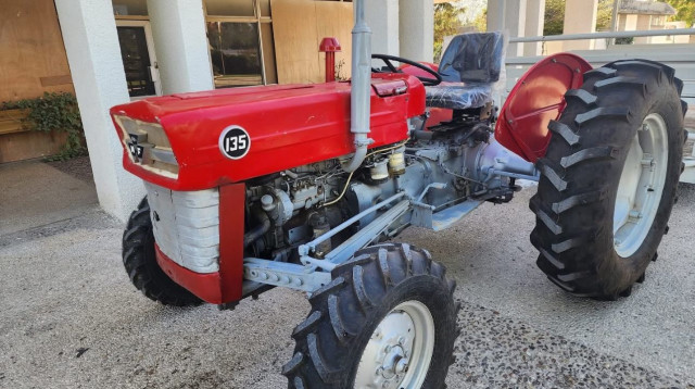 הטרקטור של קיבוץ נחל עוז  (צילום: שימוש לפי סעיף 27א')