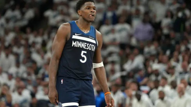 "לא התקשיתי", אמר אחרי שנעלם על ידי ההגנה הטובה ב-NBA. אדוארדס (צילום: רויטרס)